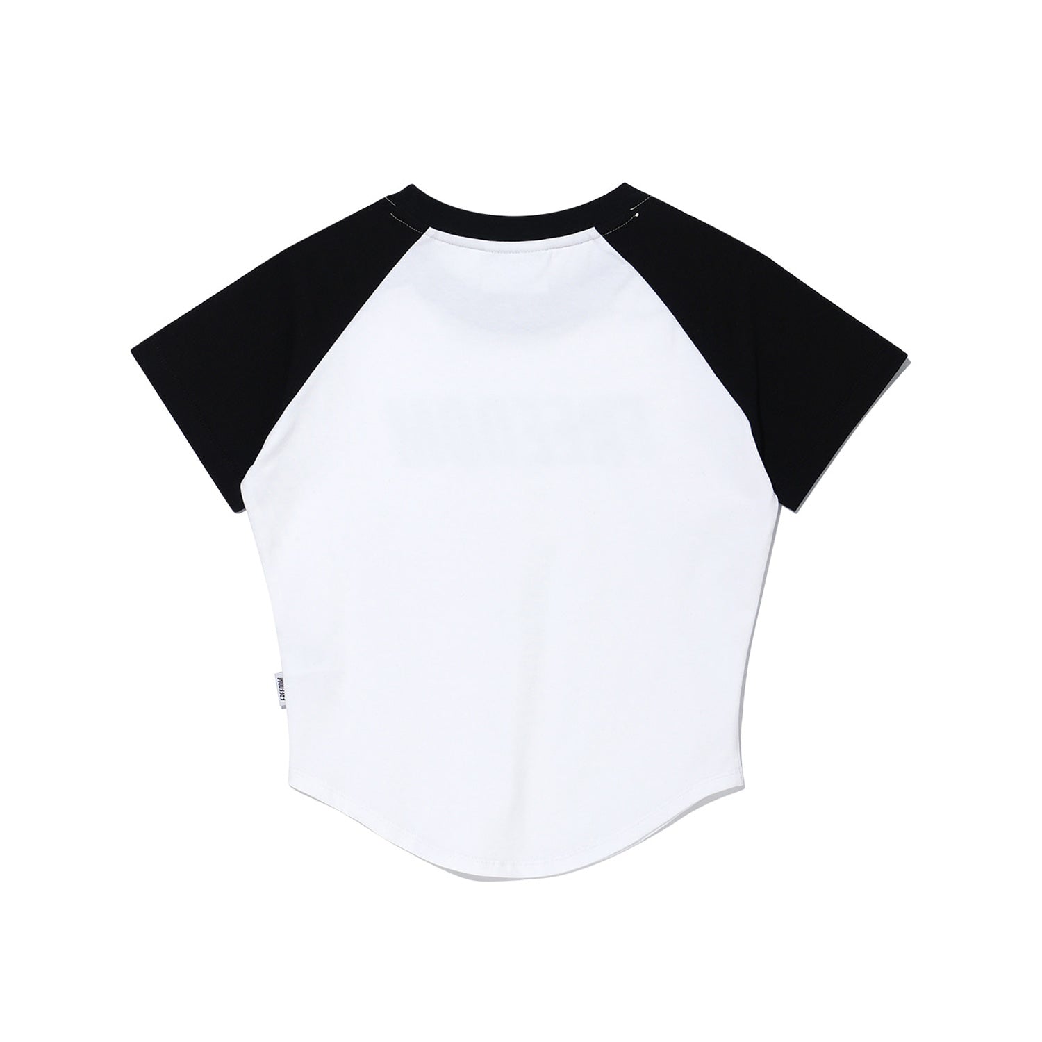 เสื้อยืดแขนสามส่วนลายโลโก้สำหรับผู้หญิง (สีดำ)