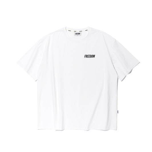 เสื้อยืดทรงหลวม Essential (สีขาว)