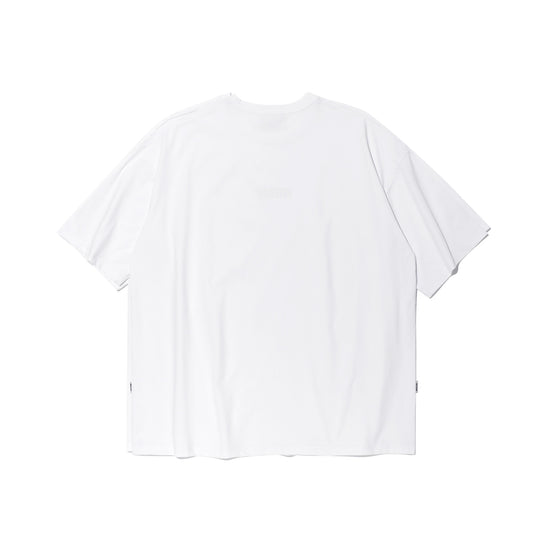 เสื้อยืดโอเวอร์ฟิต Essential (สีขาว)