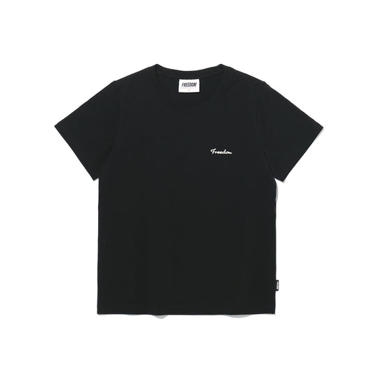 เสื้อยืดผู้หญิงแขนสั้นสกรีนโลโก้ตัวเล็กทรง Standard Fit (สีดำ)