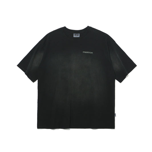 เสื้อยืดฟอกสีลายโลโก้ขนาดเล็ก (สีดำ)