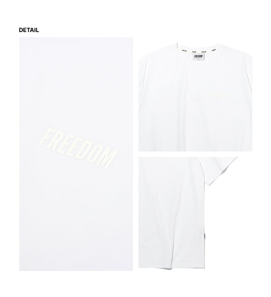 เสื้อยืดทรงหลวมกำลังดี รุ่น Essential (สีขาว)