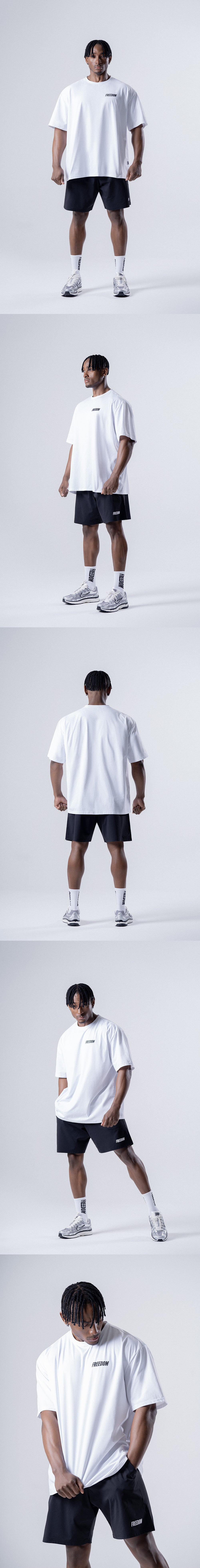 เสื้อยืดทรงหลวม Essential (สีขาว)