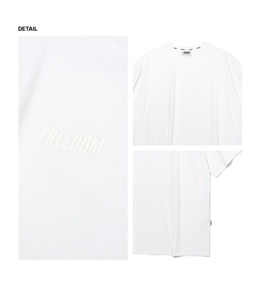 เสื้อยืดโอเวอร์ไซส์รุ่น Essential (สีขาว)