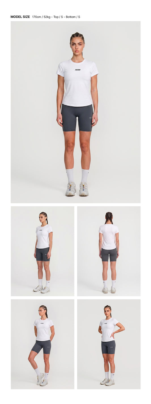 เสื้อยืดออกกำลังกายผู้หญิง Essential (สีขาว)