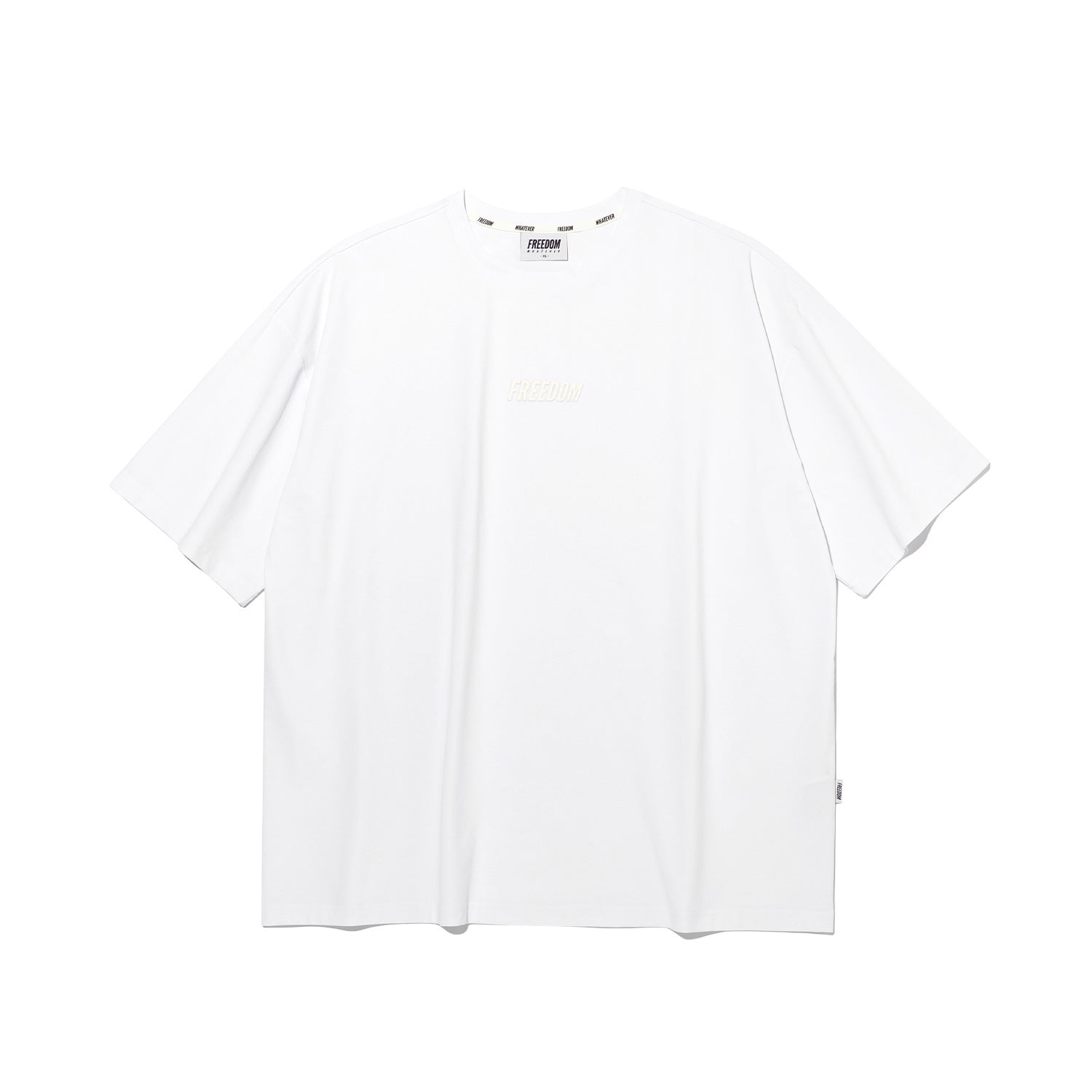 เสื้อยืดโอเวอร์ไซส์รุ่น Essential (สีขาว)