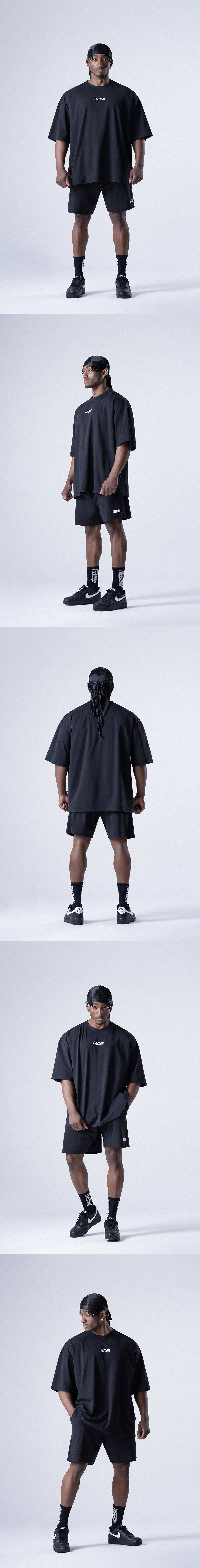 เสื้อยืดโอเวอร์ฟิต Essential (สีดำ)