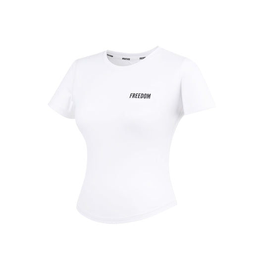 เสื้อยืดครอปโค้ง Essential (สีขาว)