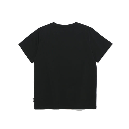 เสื้อยืดผู้หญิงแขนสั้นสกรีนโลโก้ตัวเล็กทรง Standard Fit (สีดำ)