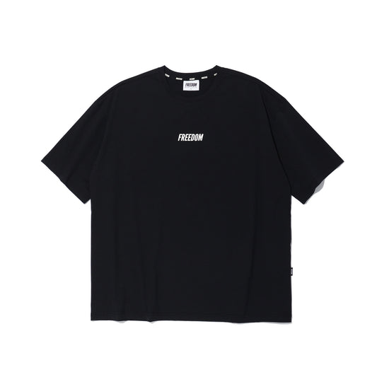 เสื้อยืดโอเวอร์ฟิต Essential (สีดำ)