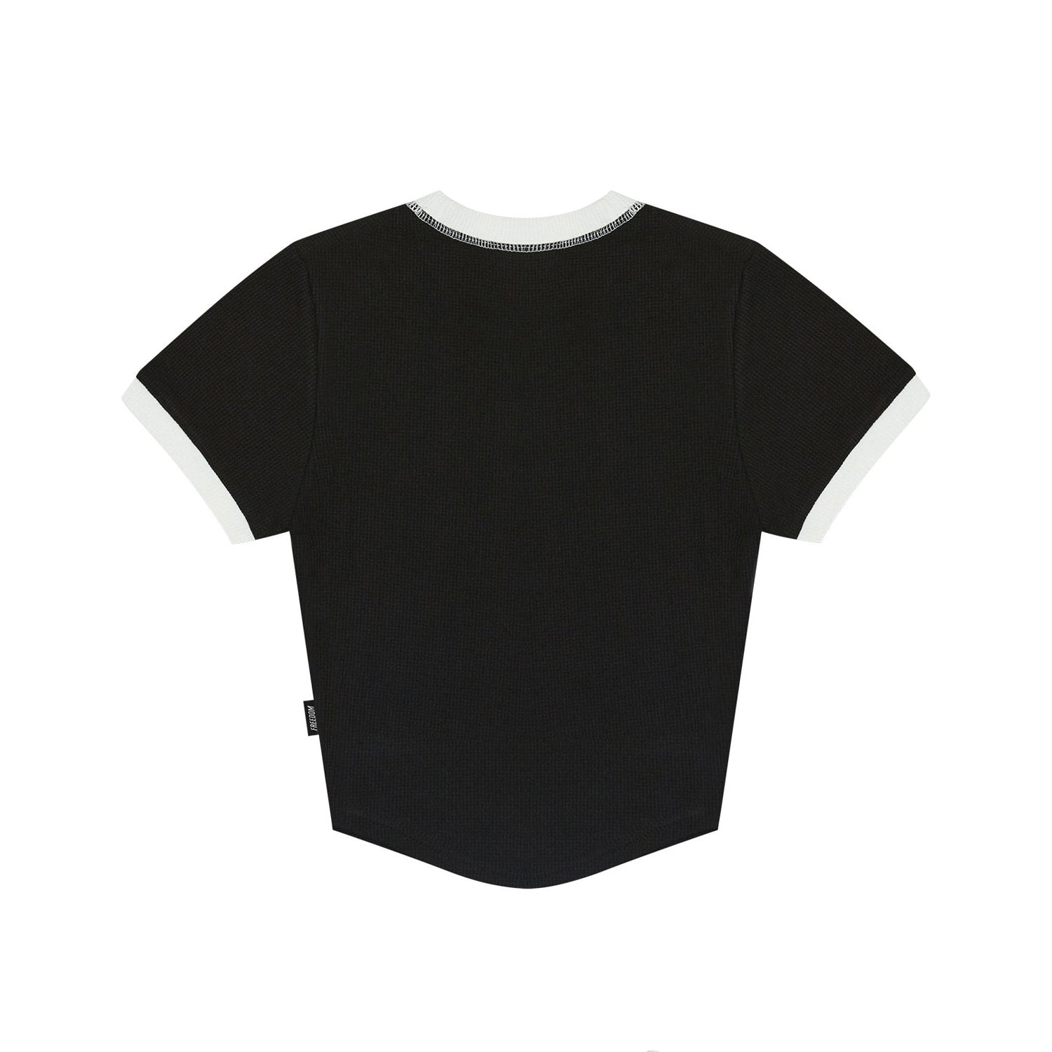 เสื้อยืดครอปหญิงลายวาฟเฟิลแต่งขอบทูโทน (สีดำ)