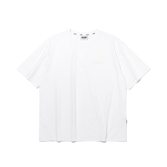 เสื้อยืดทรงหลวมกำลังดี รุ่น Essential (สีขาว)