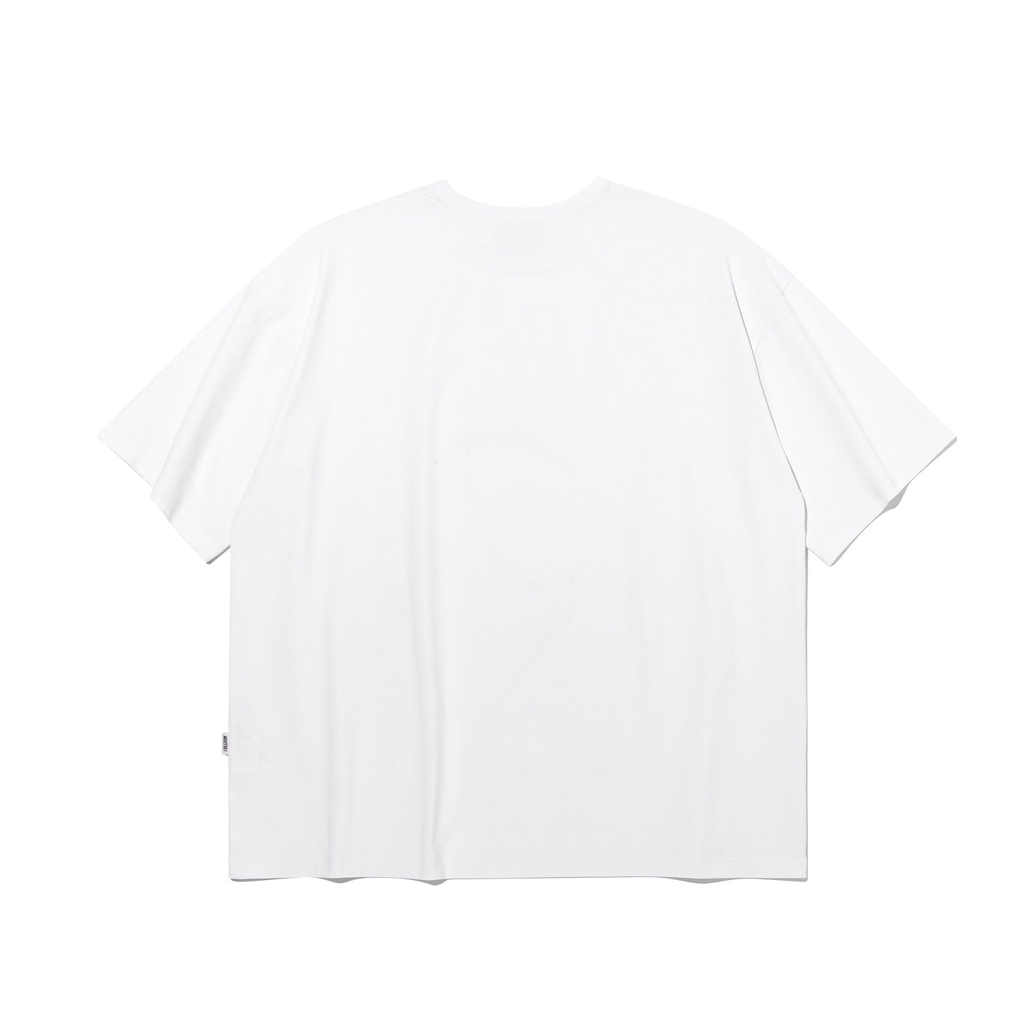 เสื้อยืดโอเวอร์ไซส์รุ่น Essential (สีขาว)