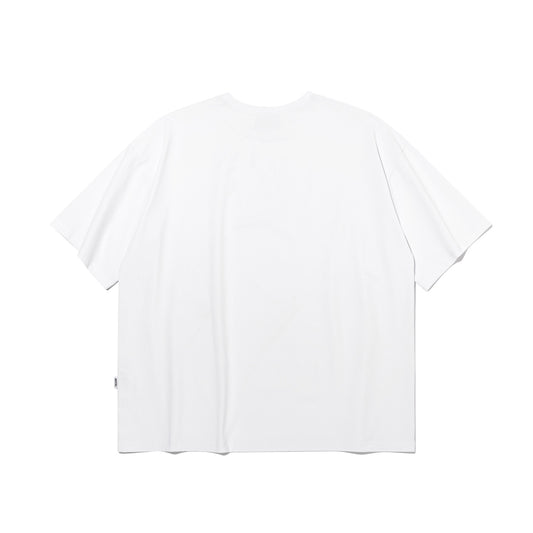เสื้อยืดโอเวอร์ไซส์รุ่น Essential (สีขาว)